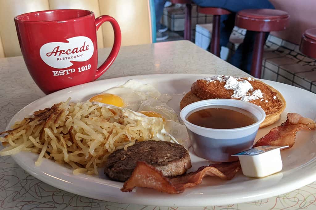 5 Things to do in Downtown Memphis 5 Arcade-Diner