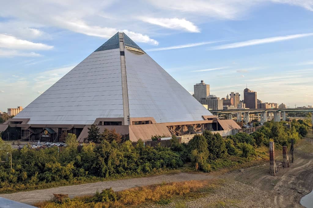 5 Things to do in Downtown Memphis 8 Memphis-pyramid