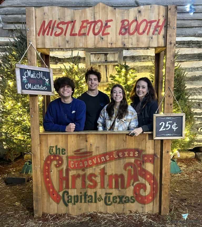 Christmas in Grapevine Texas 1 Christmas time at Grapevine (1)