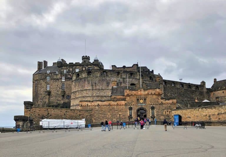 12 Best Things to do in Edinburgh with Kids 1 Edinburgh Castle in Scotland