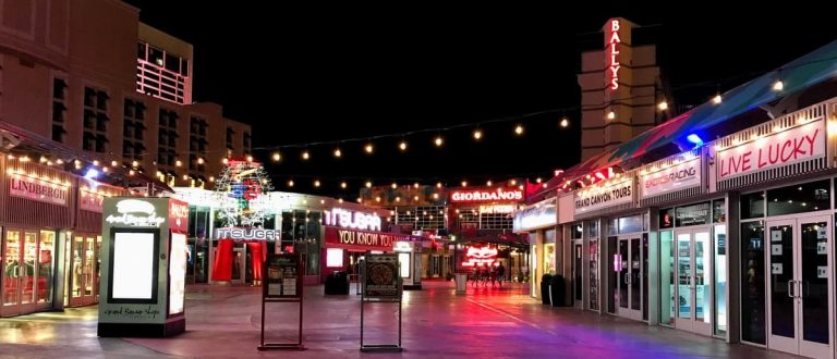 15 Amazing Free Things to Do in Las Vegas 23 Go shopping in Las Vegas