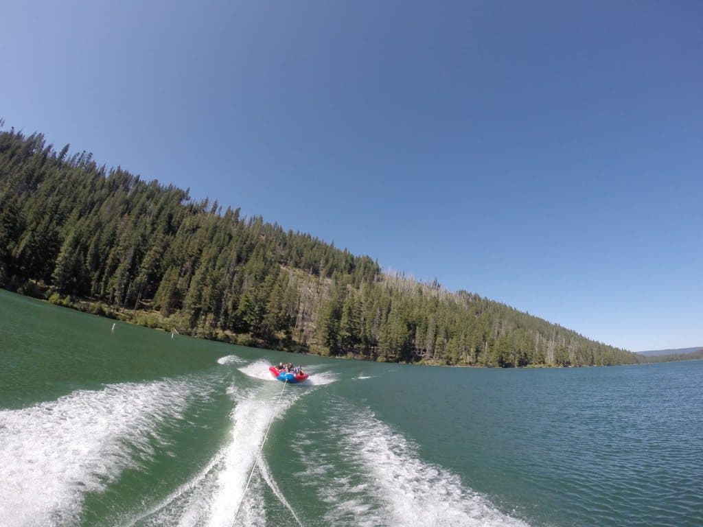 Best Lake Vacations in the United States 59 boating on Suttle Lake