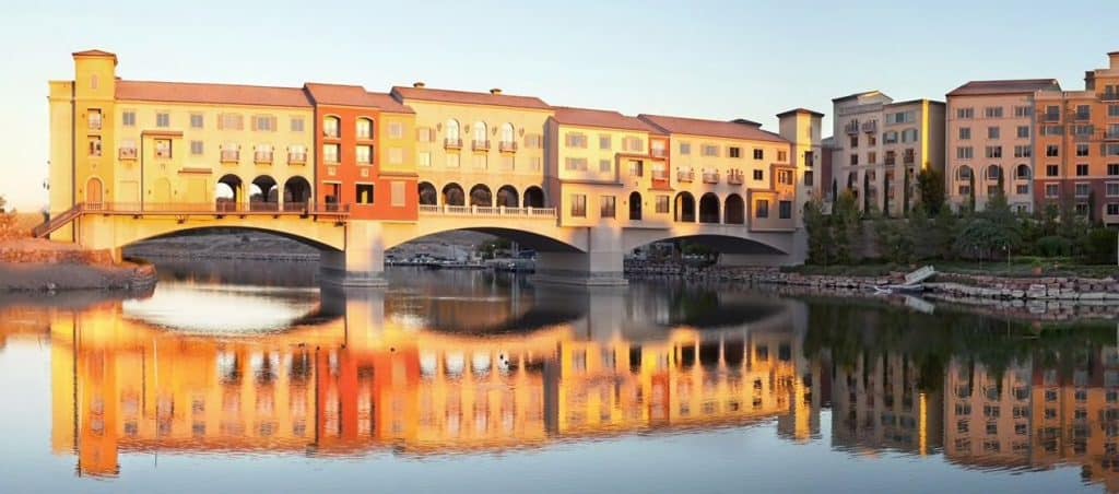 Where to See Fireworks in Las Vegas: The Best Viewing Spots 4 Hilton Lake Las Vegas