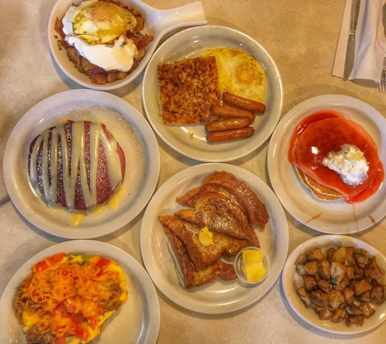 Cinnamon's Restaurant - Best Breakfast in Oahu 27 Eating at Cinnamon's is a must in Oahu