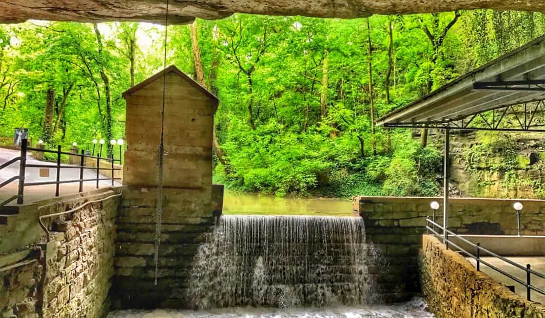 Bowling Green, Kentucky a Surprisingly Awesome Family Vacation 4 Lost River Cave