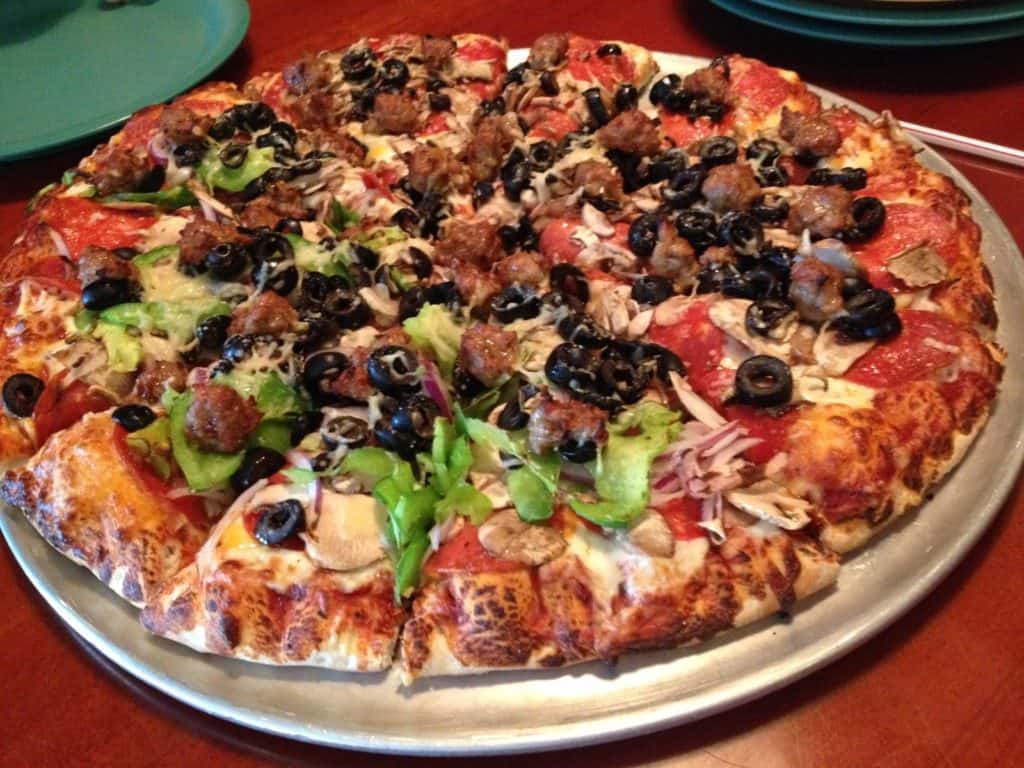 Top 12 Family Friendly Things to do in Eugene Oregon 2 Track town pizza