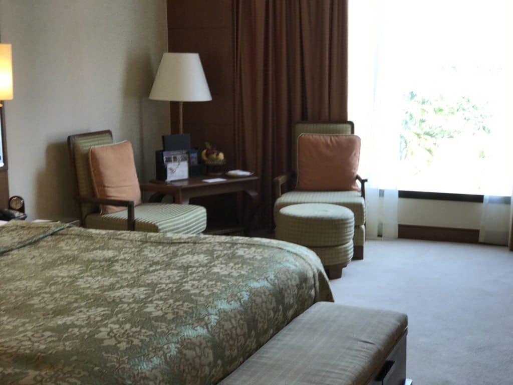 Shangri-La Chiang Mai 10 Sitting area in the kind room at Shangri-la Chiang Mai