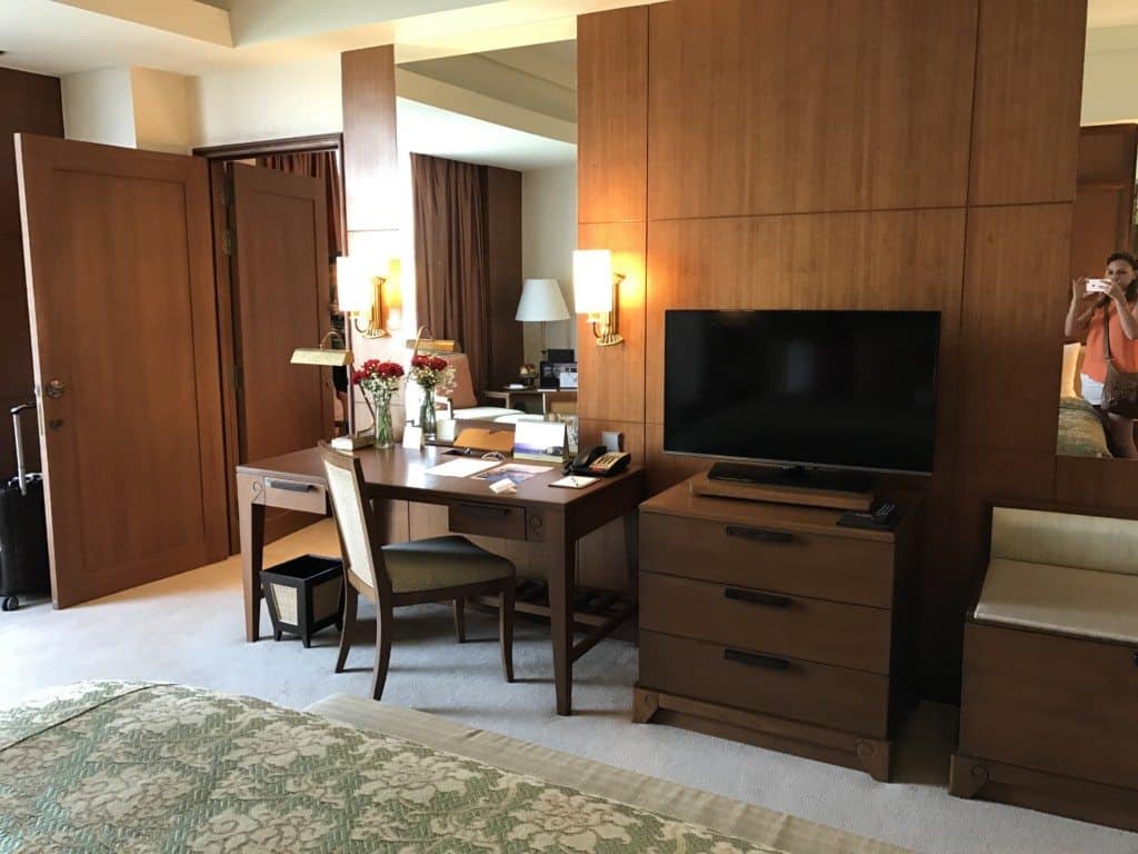 Shangri-La Chiang Mai 9 king room at Shangri-la Chiang Mai