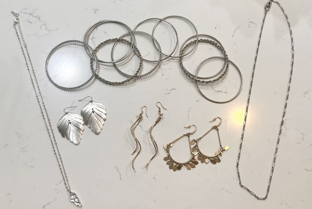 Awesome Stocking Stuffers for Moms 13 Jewelry