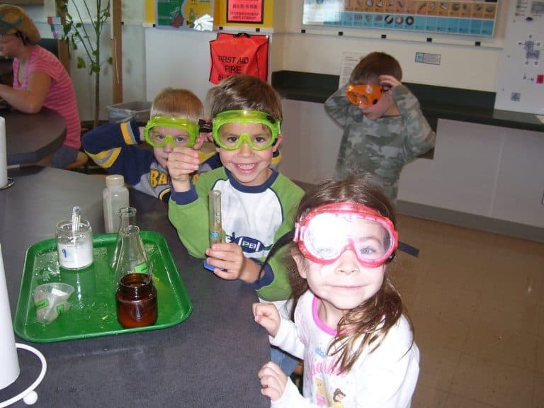 STEM Activities on the Go: Combining Science and Travel 19 OMSI