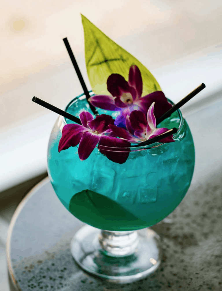 17 Crazy Las Vegas Cocktails 24 H2O Sushi & Izakaya H2O Party Cocktails!